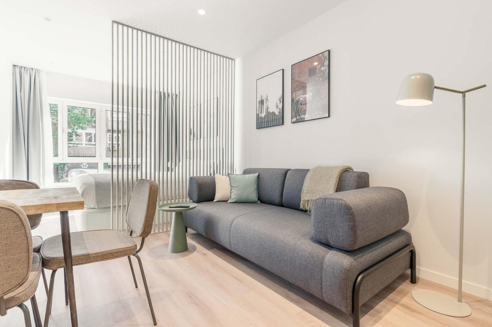Limehome Madrid Calle De Juan Hurtado De Mendoza מראה חיצוני תמונה