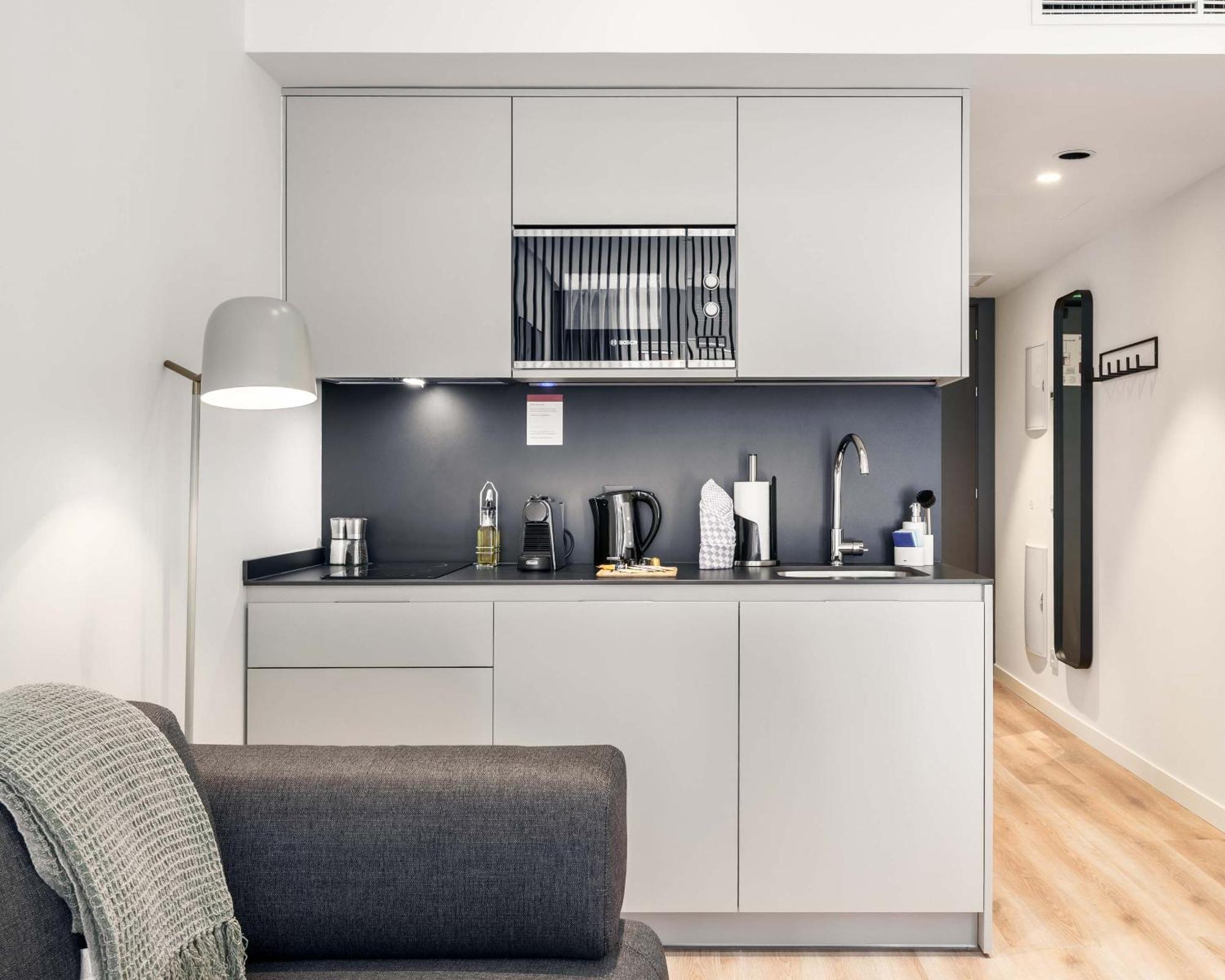 Limehome Madrid Calle De Juan Hurtado De Mendoza מראה חיצוני תמונה