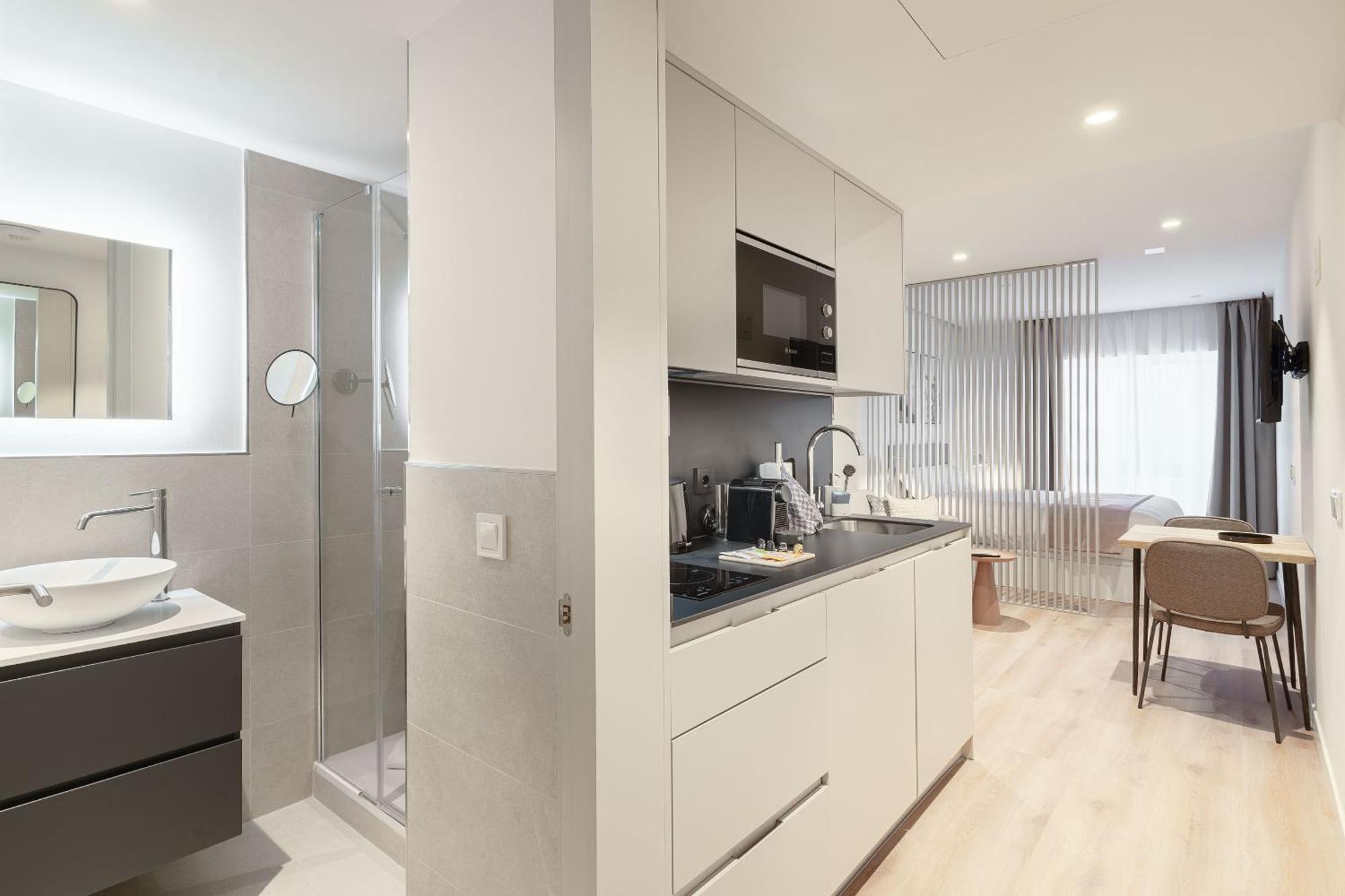 Limehome Madrid Calle De Juan Hurtado De Mendoza מראה חיצוני תמונה